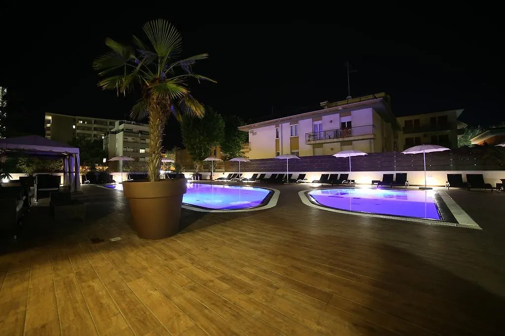 Hotel Leonardo Da Vinci Wellness Spa بيبيوني 3*,  إيطاليا
